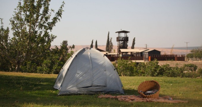 גם השלושה סחנה